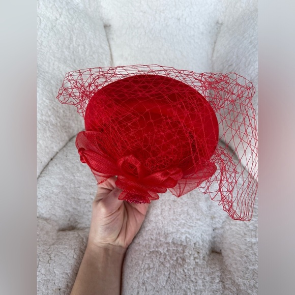 2pc. Elegant Party Black and Red Fascinator Lawliet Woman's Hair Fashion Piece - Picture 11 of 12